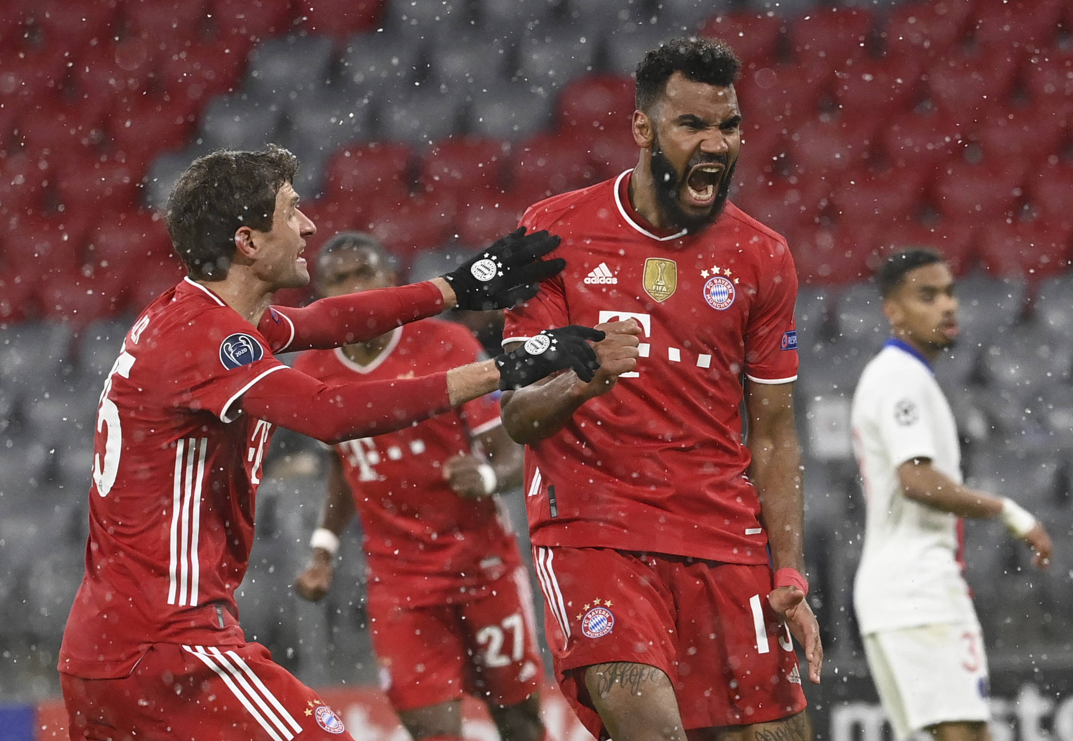 3-2绝杀皇马！巴萨携亚马尔登基西超，姆巴佩再成背景板！