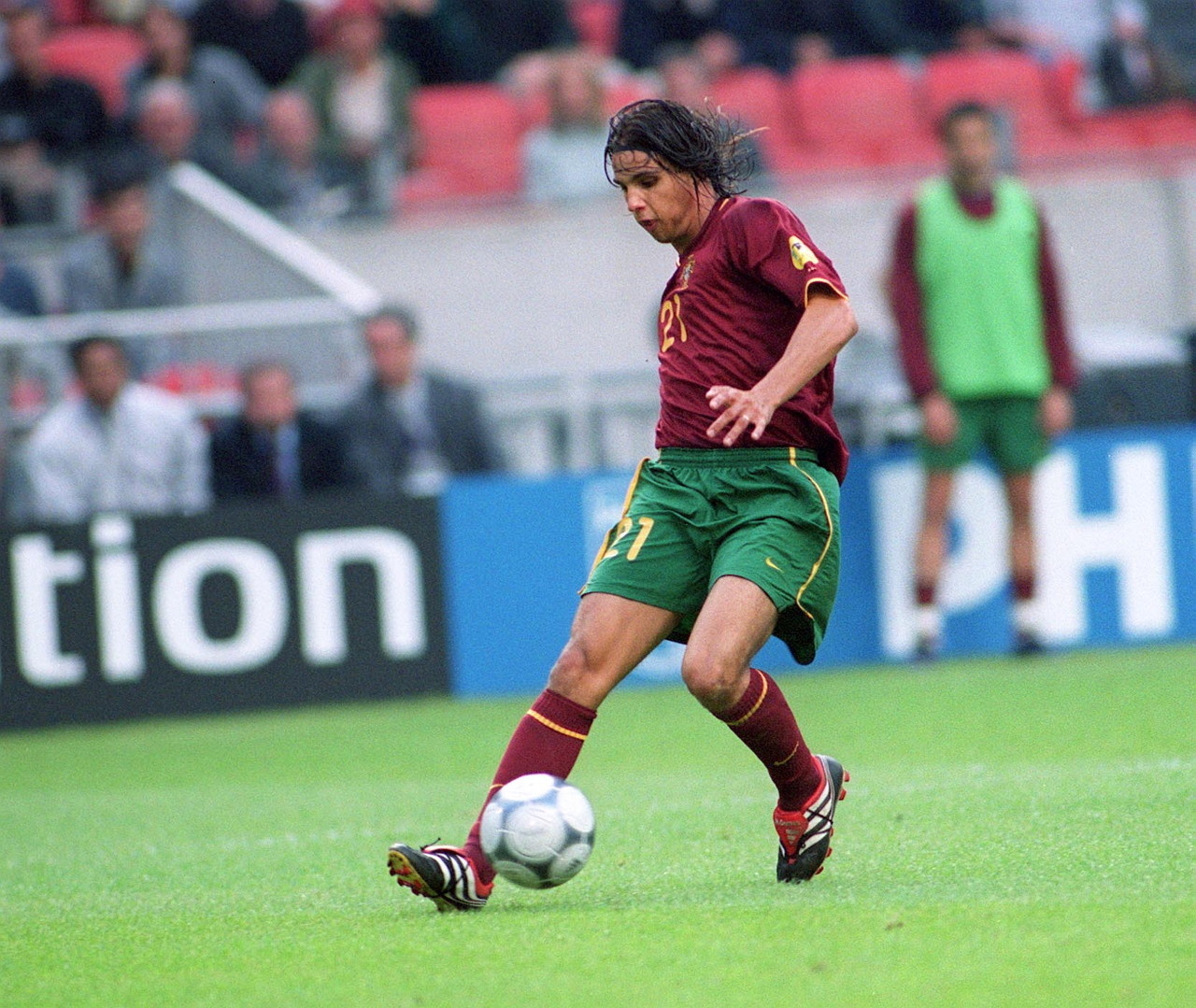 勇士末节致胜132-125黄蜂，库里26分，格林10+8，米勒空砍33分