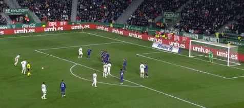 约基奇倒下后，一位故人邪魅一笑