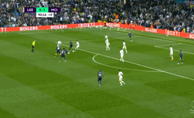 一个回3个T！2人被直接驱逐出场，判罚引热议