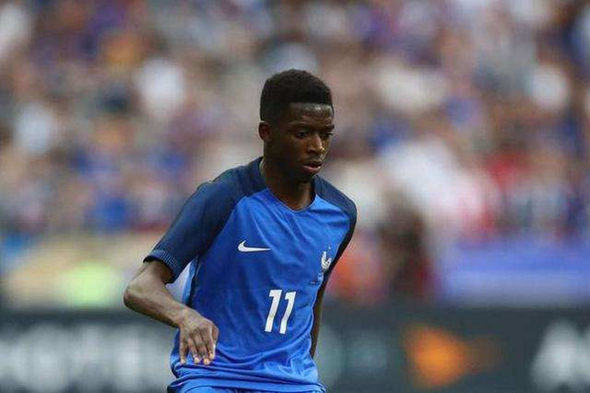 勇士主场力克雄鹿，120-113獲胜—本场比赛的关键人物及数据解读