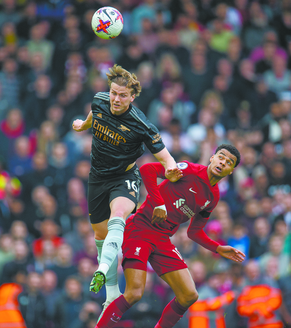 曼联毫无斗志，问题积重难返！球迷竟喊话请回阿莫林，阵容是病根